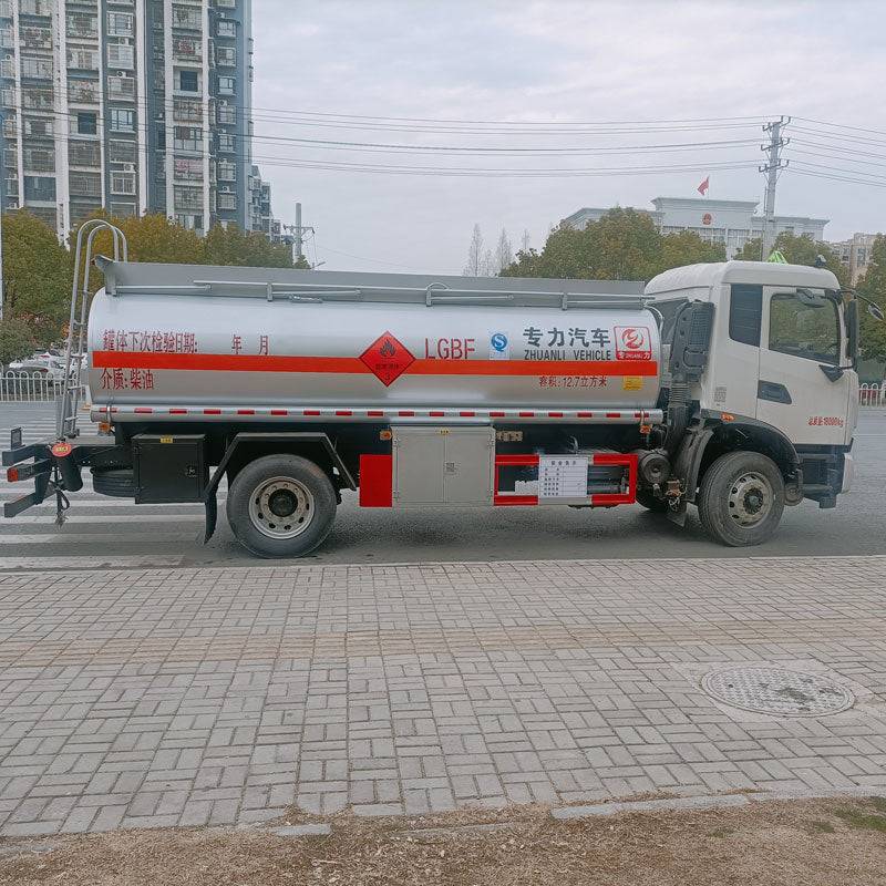 Dongfeng 4*2 15m³ oil tank truck